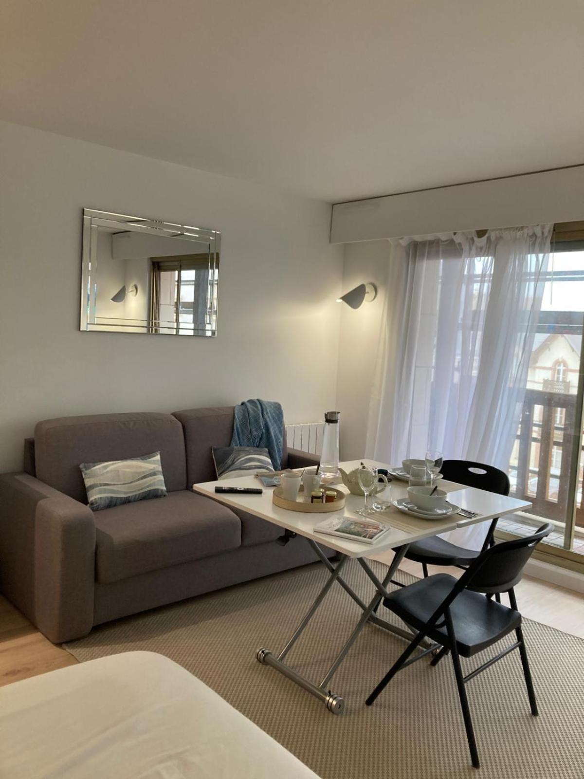 Grand Studio Hyper Centre Avec Balcon Tout Refait Mars 2025 Deauville Extérieur photo